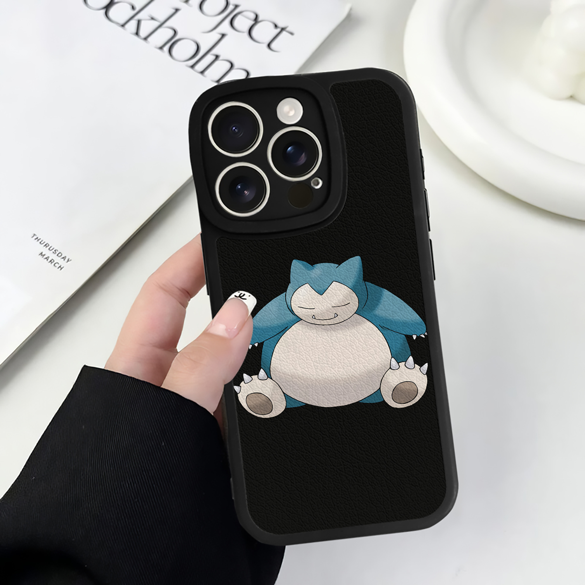 （画像用） ポケットモンスター Pokémon 【iPhone 16シリーズ対応】シリコンスマホケース（レザー調） 材質：シリコン
